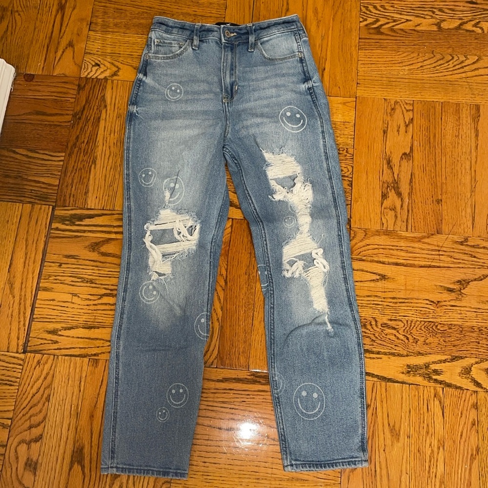Hollister Ultra High-Rise “Smiley Face” Mom Jean